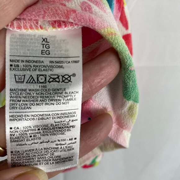 Old Navy Floral Summer Top with Cap Sleeves - Picture 8 of 8